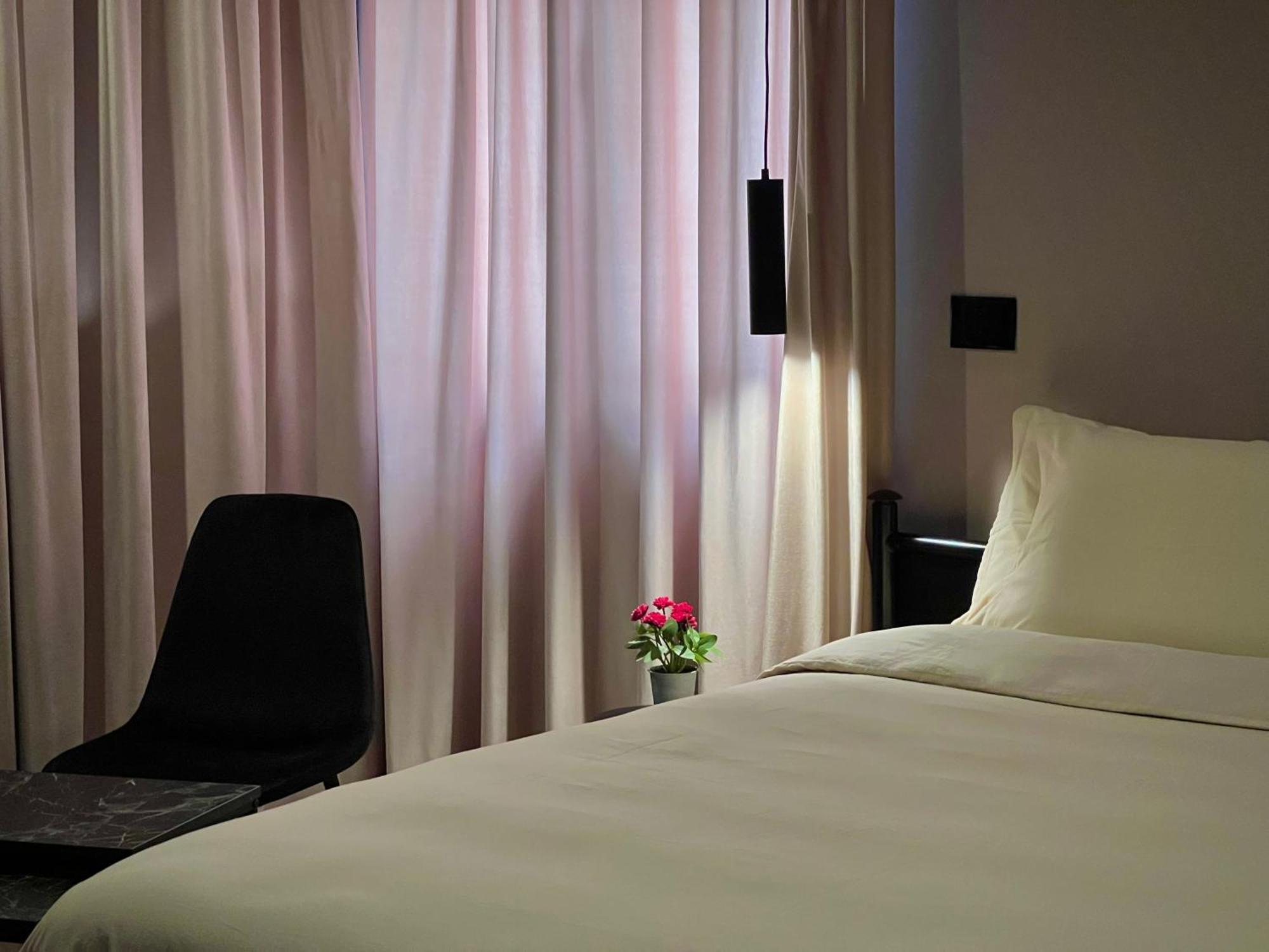 Rex Hotel Boutique تيرانا المظهر الخارجي الصورة