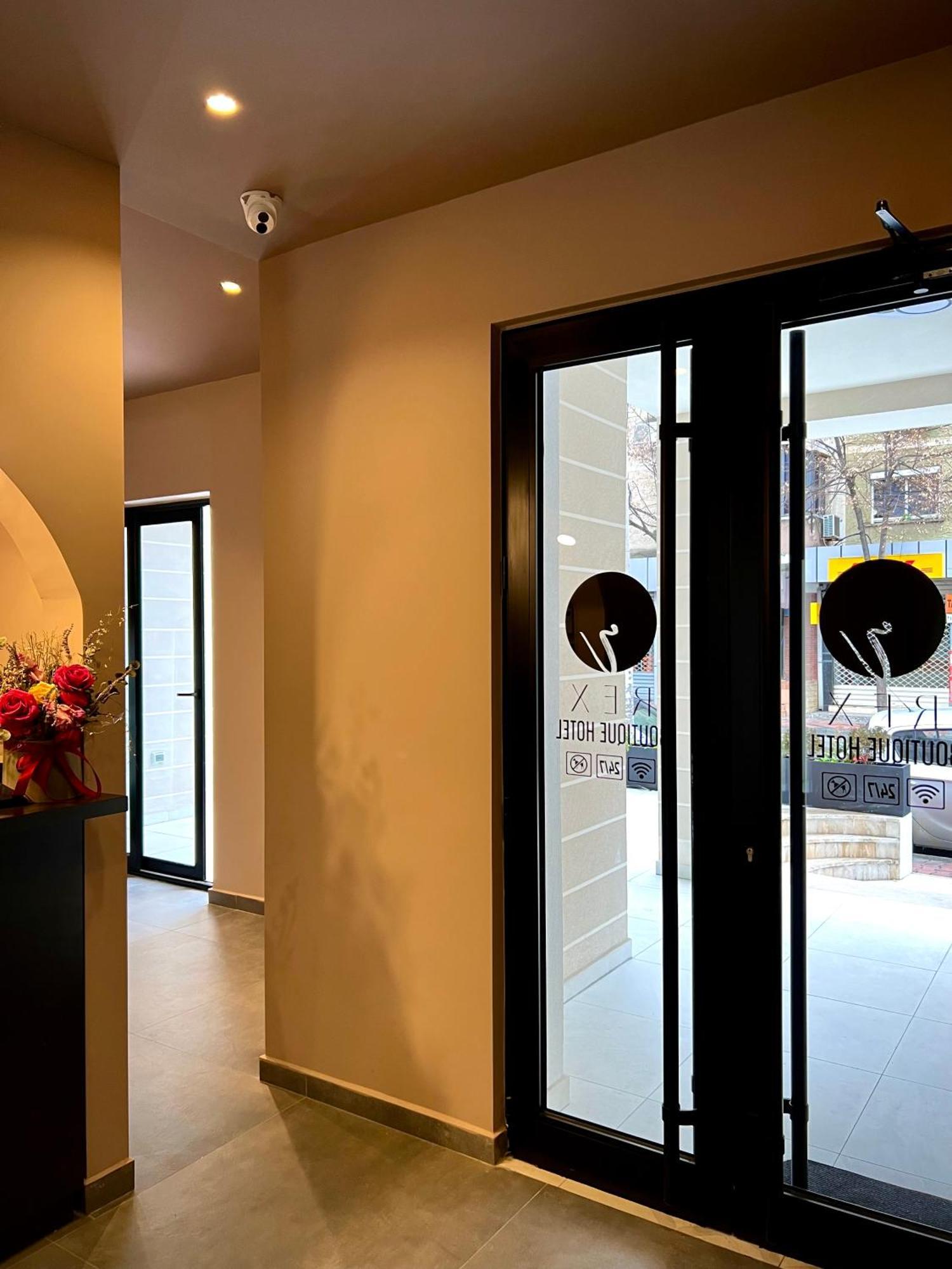 Rex Hotel Boutique تيرانا المظهر الخارجي الصورة